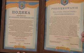 Odznaka "Zasłużony dla rozwoju pszczelarstwa" dla W&oacute;jta Gminy Świątki Sławomira Kowalczyka 3