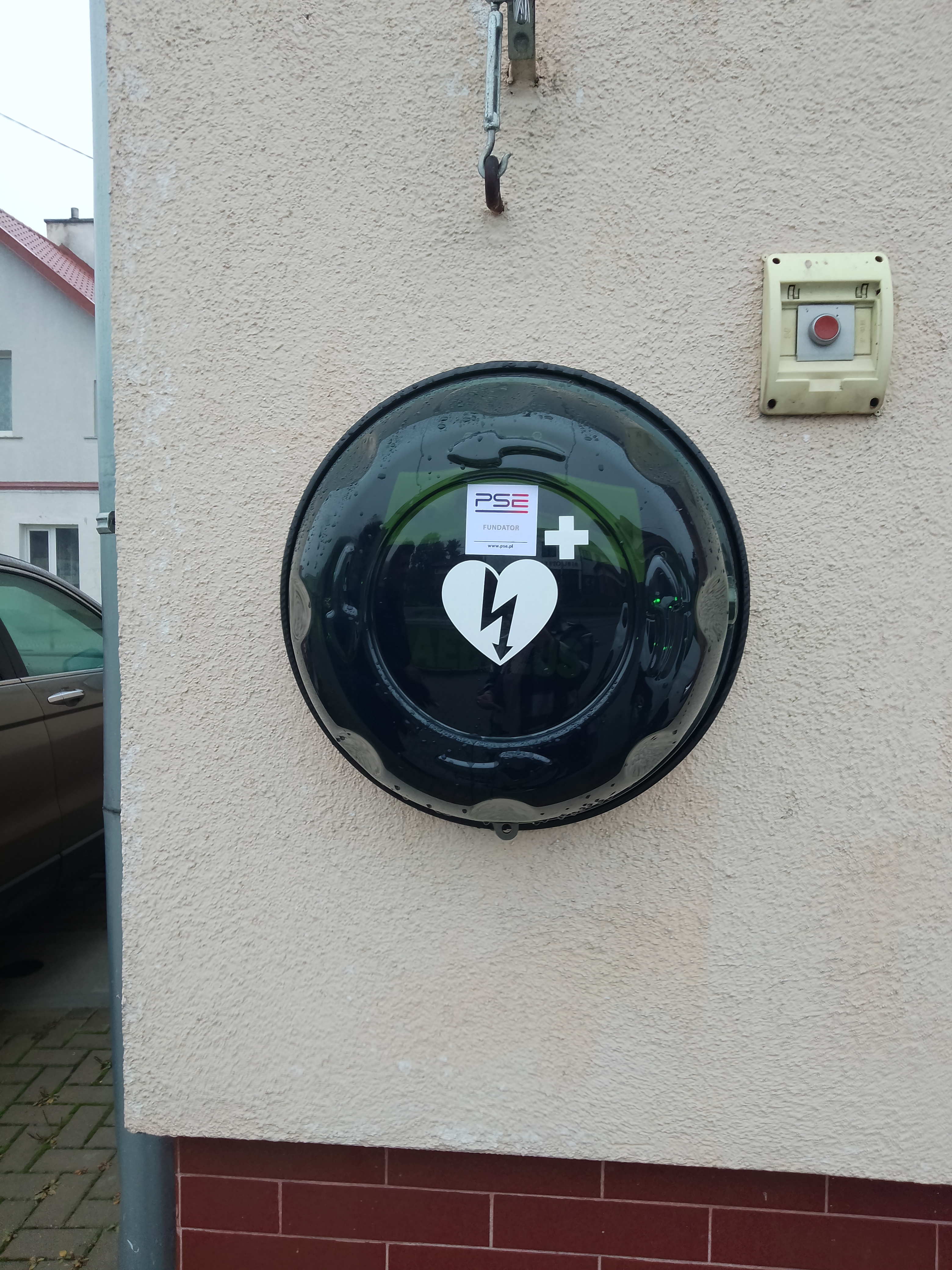 Zdjęcia urządzenia AED