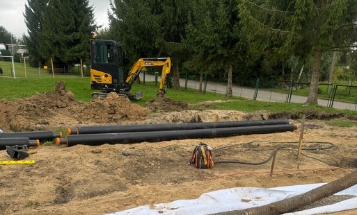 Zdjęcie do Trwają prace przy budowie boiska wielofunkcyjnego w Świątkach!